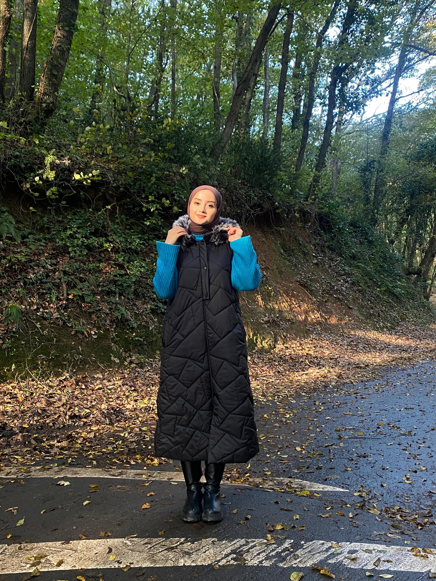 KAPİTONE SEYYAR KAPÜŞONLU FERMUARLI YELEK