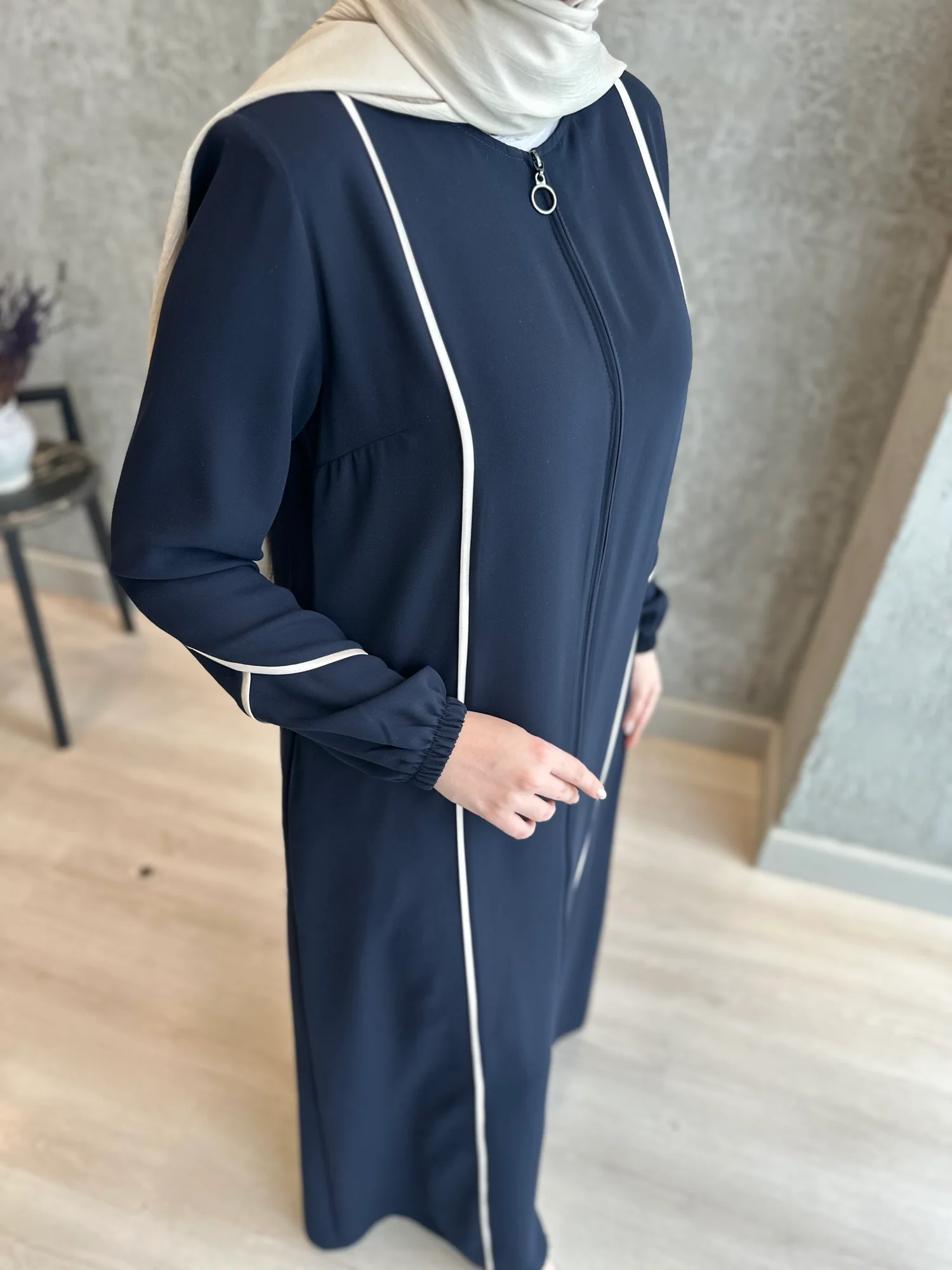 PARLAK BİYELİ FERMUARLI FERACE