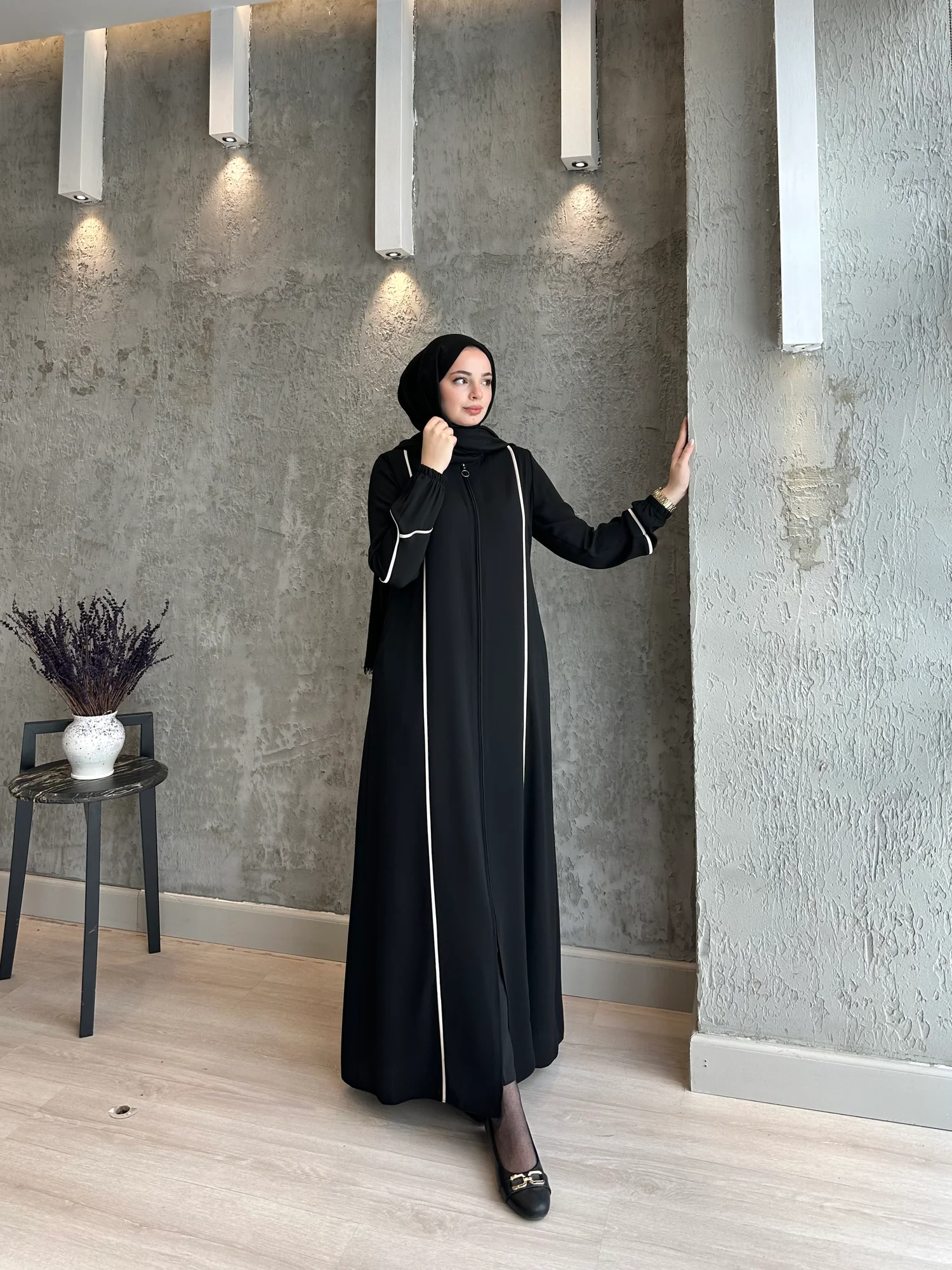 PARLAK BİYELİ FERMUARLI FERACE