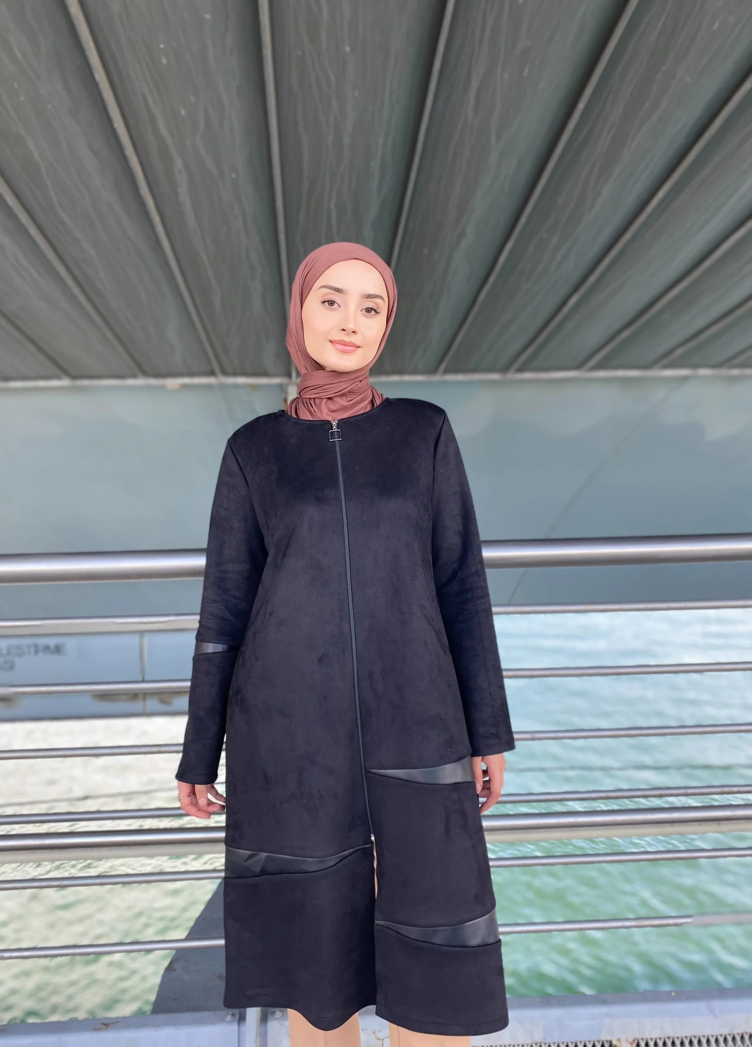 SÜET DERİ DETAYLI FERMUARLI KAP